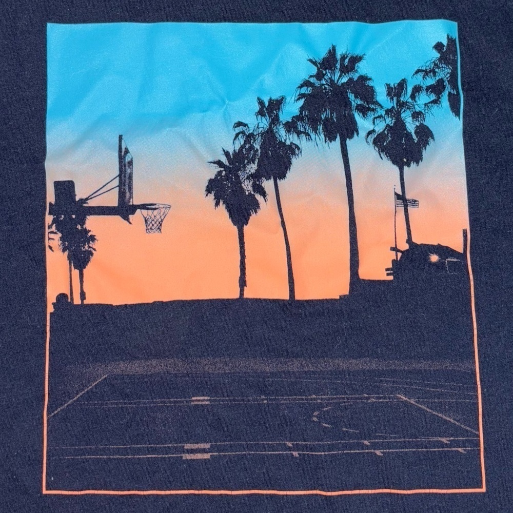 Boys Old Navy basketball tee - Picture 4 of 4